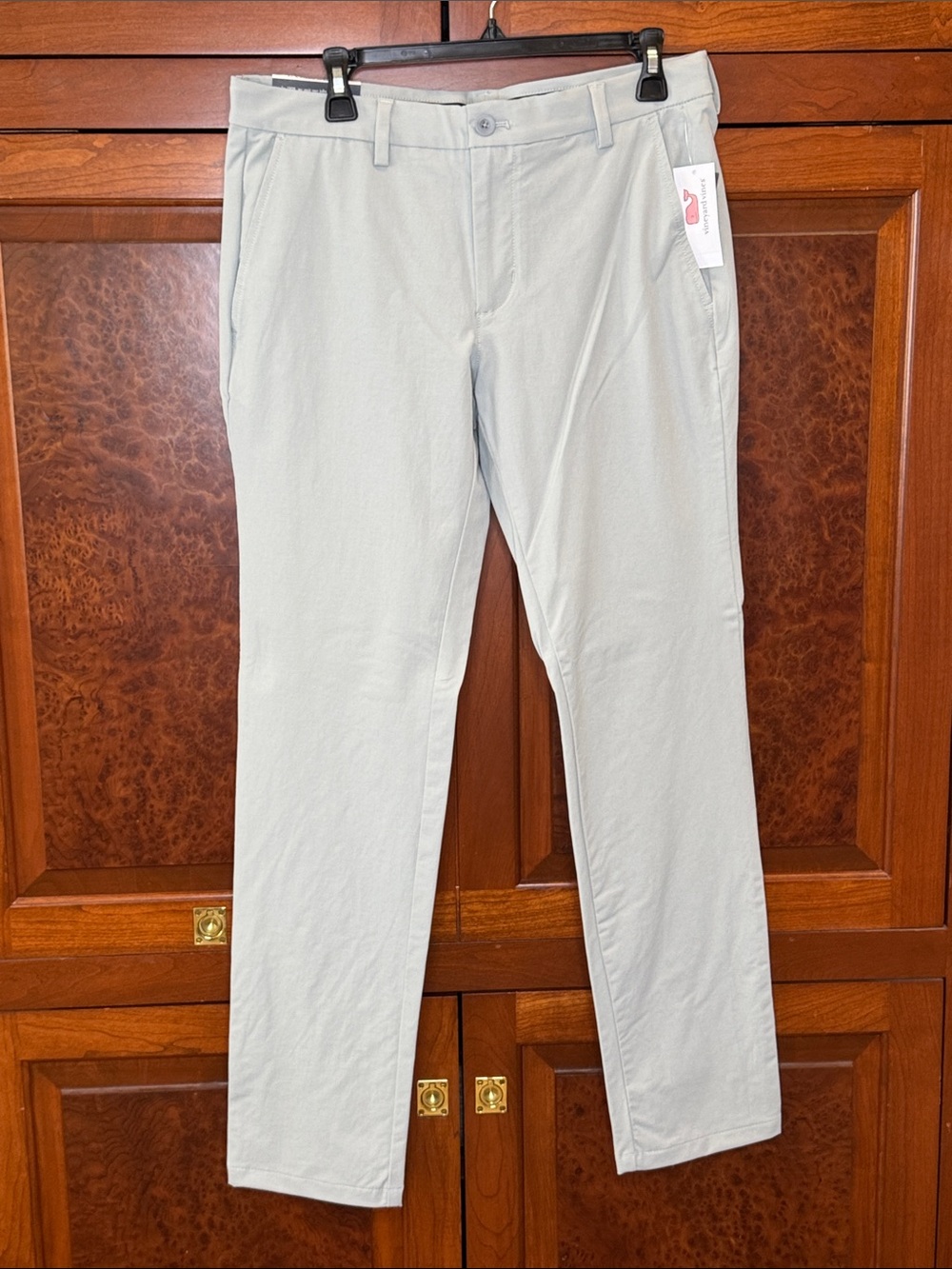 Men's Light Gray vineyard vines performance breaker pant size 32X32. NWT.